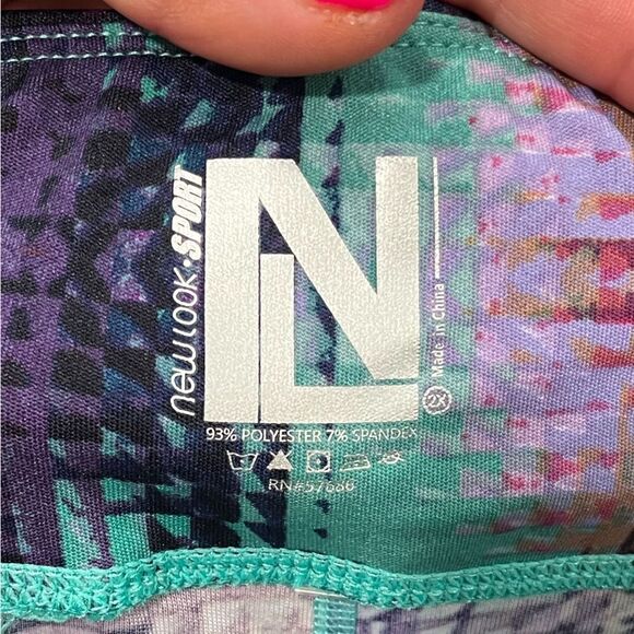 NWT New Look Sport Colorful Geometric Print Athletic Workout Capri Pants Size 2X - Picture 2 of 4